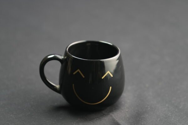 Belly-shaped Black Printed Mug