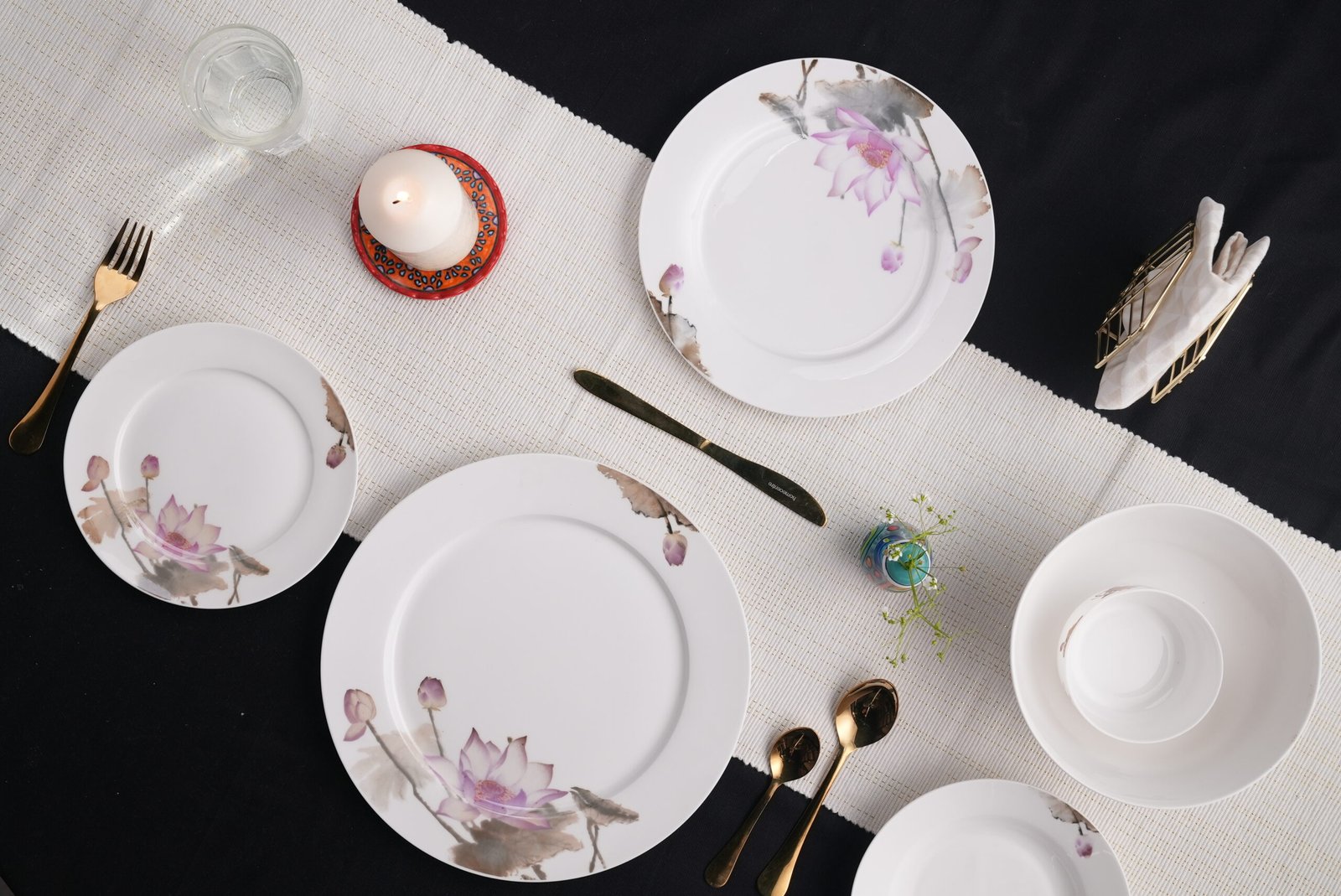 Lotus Bloom Porcelain Dinnerware Set 1