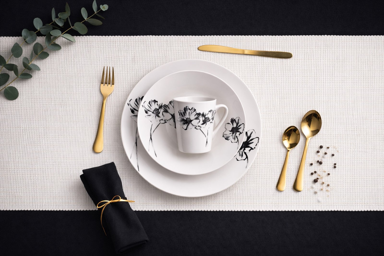 Monochrome Floral Porcelain Dinner Set 1